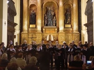 CONCIERTO DEL CORO VEXILIA REGIS Y PRESENTACIÓN DEL PROYECTO MANOS QUE SE APOYAN